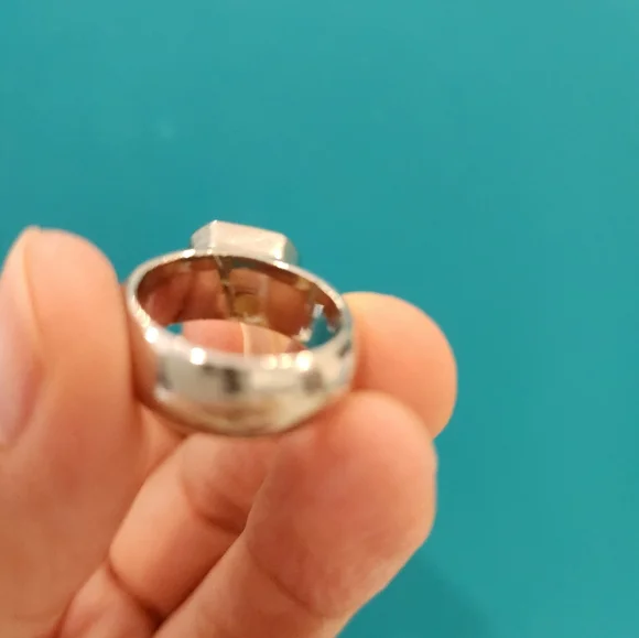 FAUX DIAMOND RING, size 7 - Picture 2 of 5